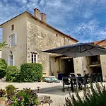 Maison Dix Tusson