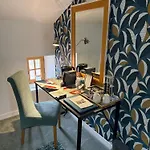 Maison Dix Bed & Breakfast 4*