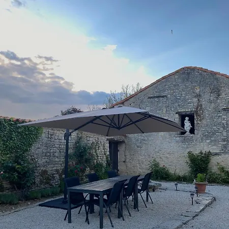 Maison Dix * Tusson