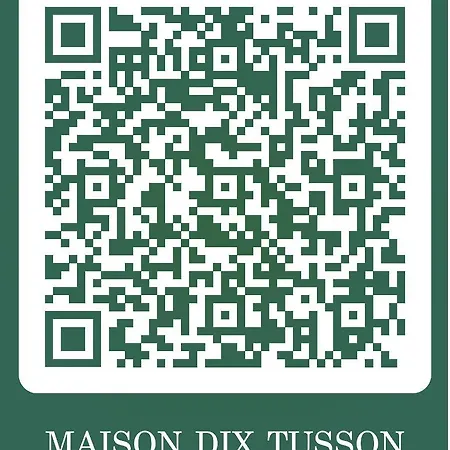 Maison Dix Bed & Breakfast 4*