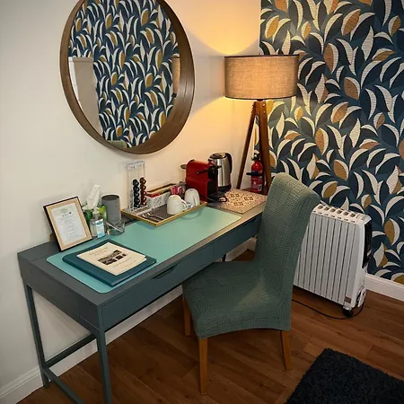 Maison Dix 4*