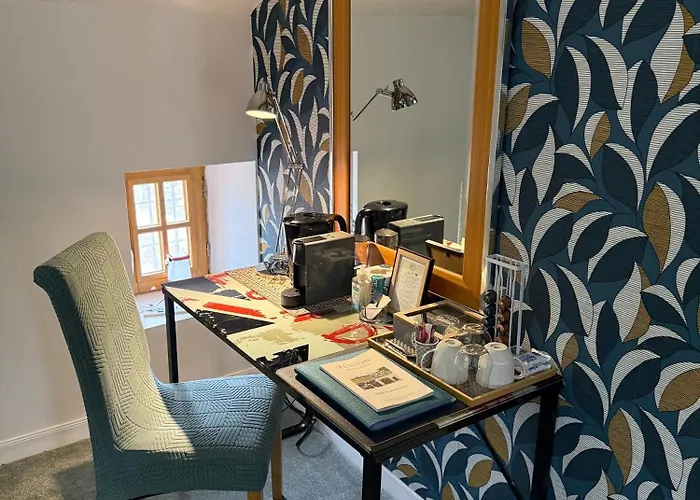 Maison Dix Bed and breakfast 4*