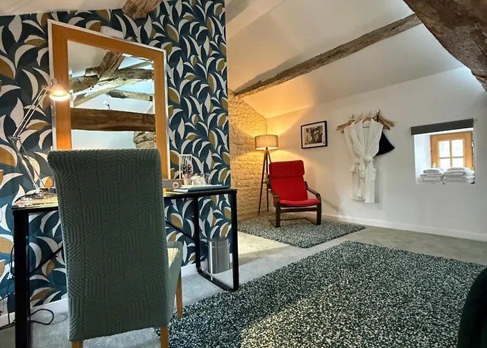 Maison Dix Bed and breakfast Tusson